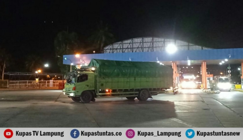 Kupas Tuntas Malam Ini 1 560 Truk Tinggalkan Pelabuhan Bakauheni