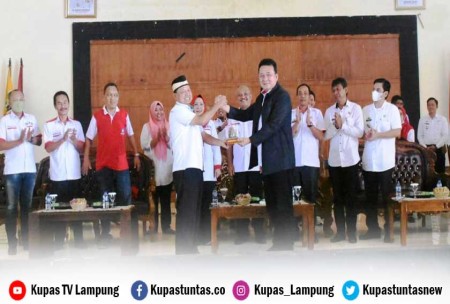 Kupas Tuntas Bupati Dawam Sambut Hangat Mahasiswa KKN Unila Di