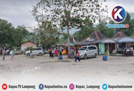 Kupas Tuntas H Lebaran Pantai Pasir Putih Lamsel Mulai Ramai