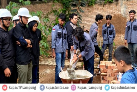 Kupas Tuntas Pelatihan Dasar Pembuatan Rumah Sederhana Bagi Mahasiswa