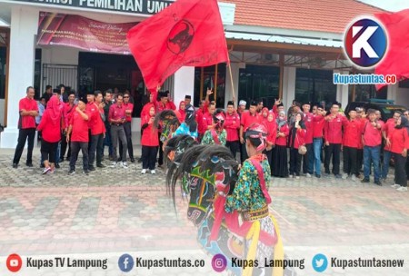 Kupas Tuntas Tari Kuda Lumping Warnai Pendaftaran Caleg Pdi