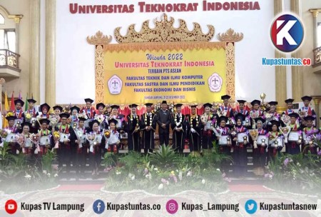 Kupas Tuntas Wisuda Ke Ii Tahun Uti Lahirkan Lulusan Unggul