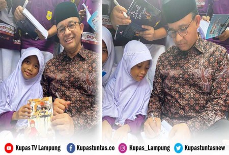 Kupas Tuntas - Anies Baswedan Apresiasi Puluhan Buku Karya Pelajar SD ...