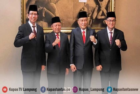 Kupas Tuntas Momen Penganugerahan Gelar Pahlawan Nasional Rektor