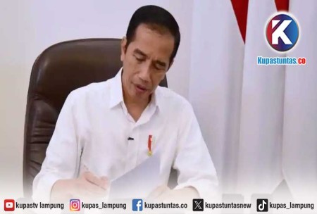 Kupas Tuntas - Presiden Jokowi Teken Keppres Berhentikan Hasyim Asy'ari ...