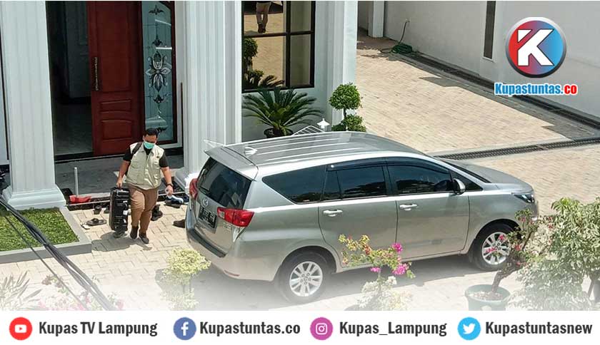 Kupas Tuntas - Penggeledahan Masih Berlangsung, Satu Penyidik KPK ...