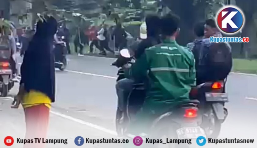 Kupas Tuntas - Viral! Video Pelajar SMK Tawuran Di Katibung Lamsel ...